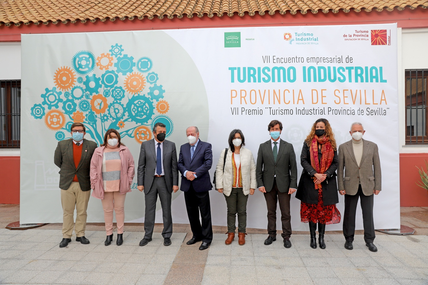 identidad visual turismo industrial Sevilla en aplicaciones institucionales (roll-up, banderola y photocall)