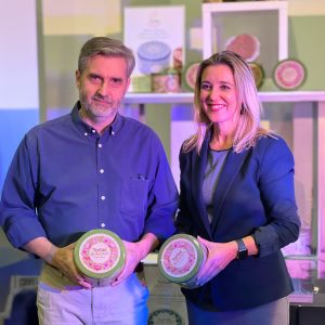 diseño de envase Tortas de Alcalá presentado en acto institucional (edición 2024)