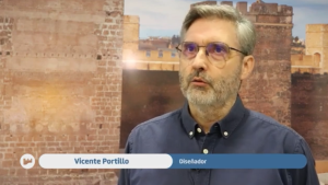 Vicente Portillo entrevista de La Voz de Alcalá de lata Tortas de Alcalá 2024, diseñada por VIBRAND Design