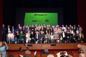 Fotografía de grupo de los participantes en la sexta edición de los Premios del Diseño Andaluz 2024, celebrada en Osuna.